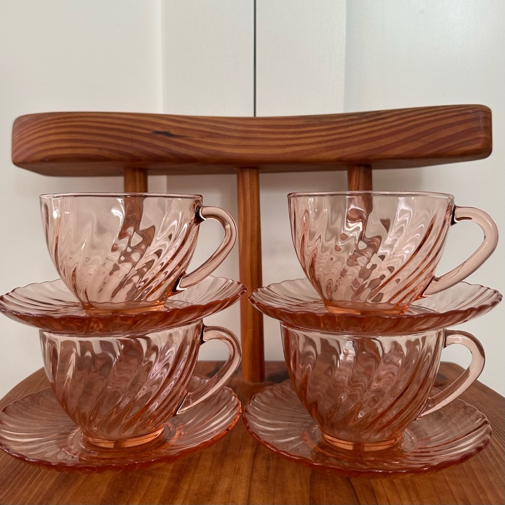 Set of 4 Arcoroc France Rosaline Pink Swirl Glass Cup and Saucer Vintage Retro